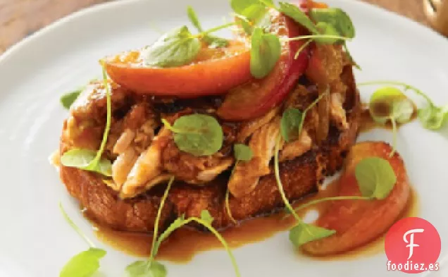Sandwich de Porchetta de Cara Abierta con Manzanas Caramelizadas