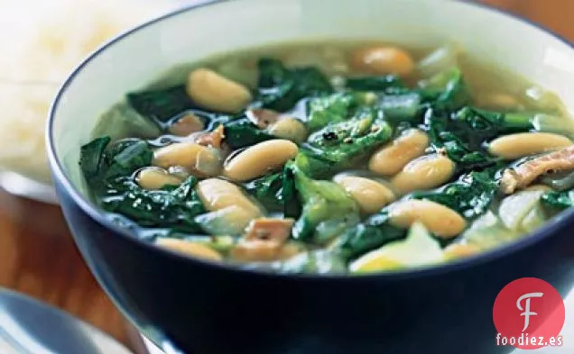 Sopa de Escarola y Frijoles Blancos