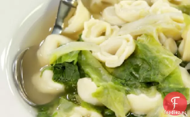 Sopa de Tortellini con Escarola