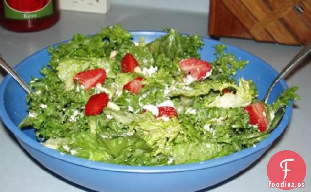 Ensalada de Fresa, Queso de Cabra y Piñones del Noroeste del Pacífico