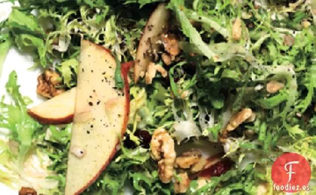 Frisée y Ensalada de Manzana con Cerezas Secas y Nueces
