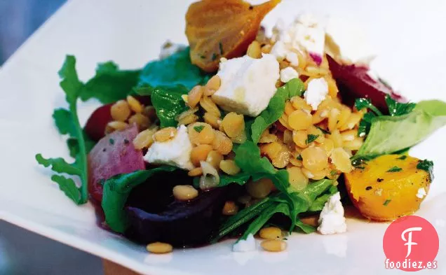 Ensalada de Lentejas Rojas con Queso Feta y Remolacha