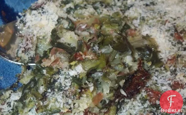 Conchas de Pasta Con Pollo, Champiñones, Escarola y Secado al Sol Para