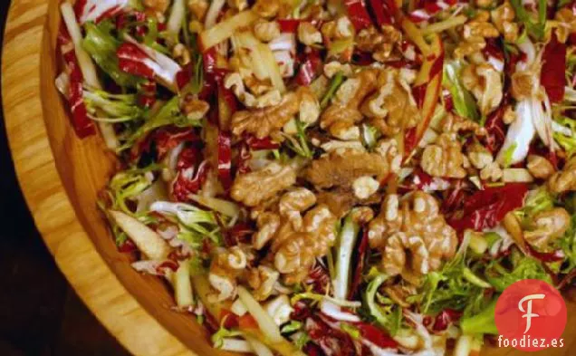 Ensalada de Achicoria Con Frisee y Manzanas