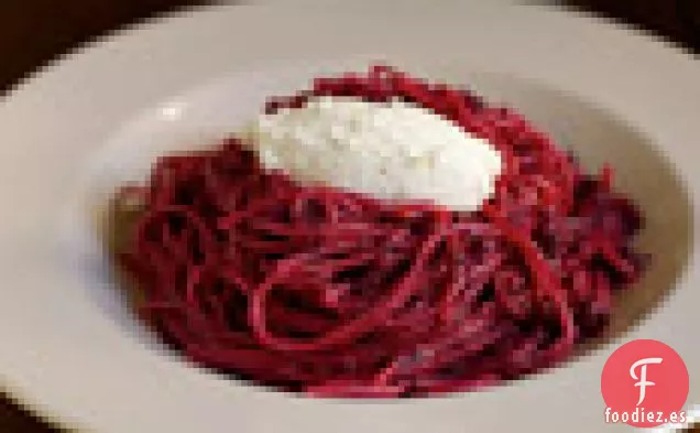 Espaguetis Farro, Remolacha, Mantequilla Marrón, Semillas de Amapola