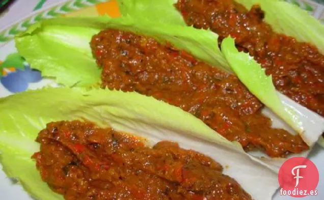 Tapenade de Olivo y Tomate Secado Al Sol Con Hojas De Escarola