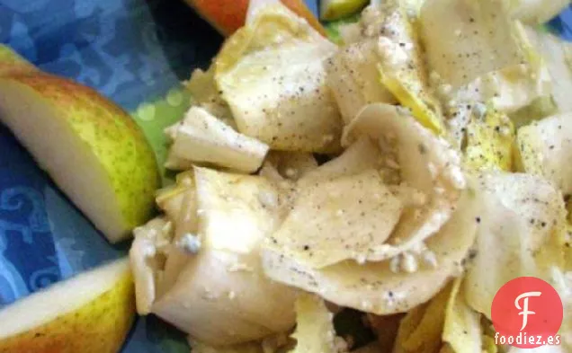 Ensalada de Escarola Belga, Queso Azul y Pera