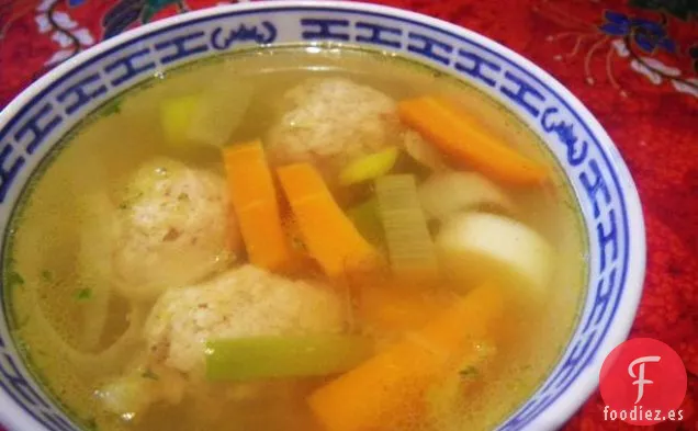 Sopa de Albóndigas de Pavo y Escarola