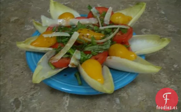 Ensalada de Escarola de Tomate a Base de Hierbas