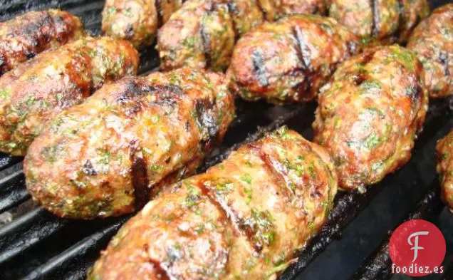 Kebabs de Kofte con Salsa de Pepino y Menta