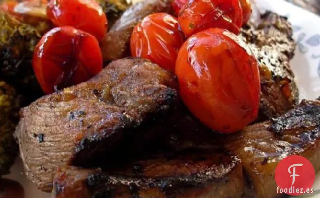 Chuletas De Cordero Marinadas A La Parrilla Con Tomates Cherry Balsámicos