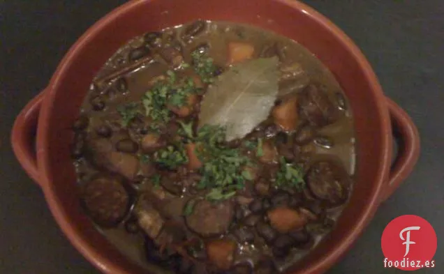 Estofado de Frijoles Negros Brasileños