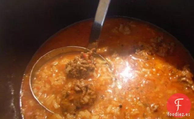 Sopa Libanesa de Albóndigas de Cordero y Arroz