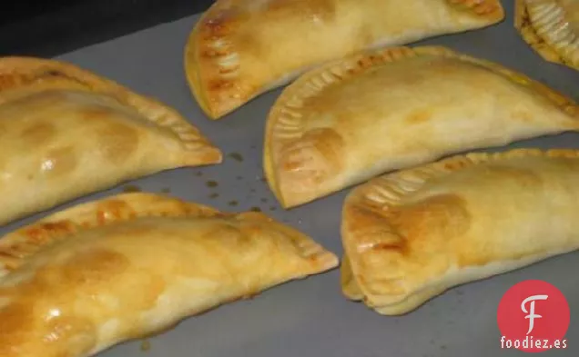 Empanadas Jamaicanas; Carne de res, Pollo o Cordero