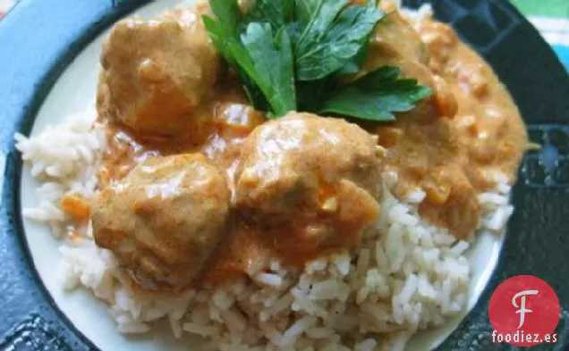 Albóndigas de Cordero con Salsa de Crema de Tomate Picante