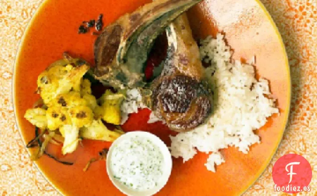 Chuletas de Cordero con Coliflor al Curry y Salsa de Yogur