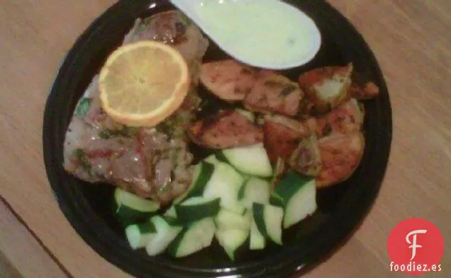 Chuletas De Cordero A La Parrilla Con Salsa De Yogur De Naranja Y Menta