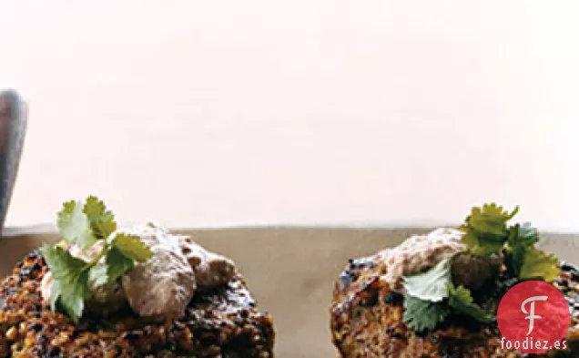 Hamburguesas de Cordero al Estilo Turco con Salsa de Nueces