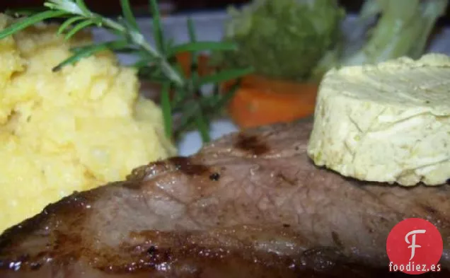Chuletas De Lomo De Cordero (Para la Parrilla) Con Mantequilla De Café De París