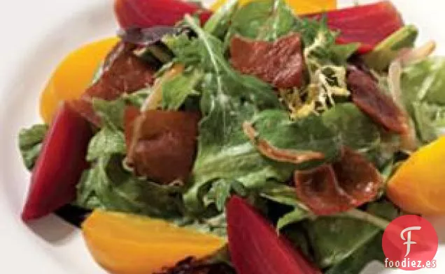 Ensalada De Primavera Con Remolacha, Jamón y Aderezo Cremoso de Cebolla