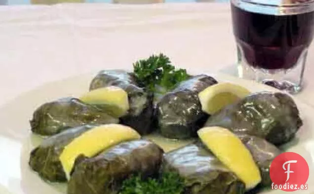 Dolmades (Hojas de Parra Rellenas)