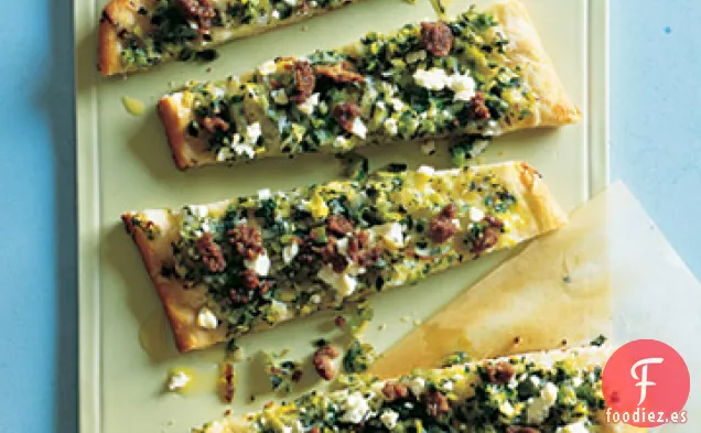 Pan Plano Cubierto con Menta, Queso Feta y Cordero
