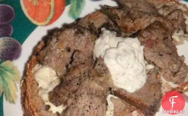 Brochetas De Cordero Con Salsa De Yogur De Cilantro