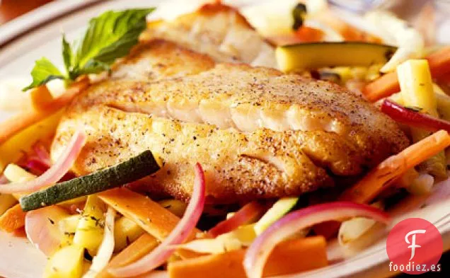 Lubina Salteada con Verduras de Verano