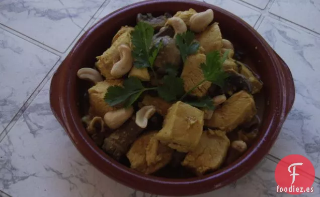 Pollo y Champiñones en salsa de Nueces