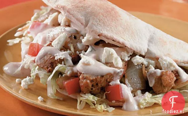 Pitas de Pollo con Salsa de Yogur y Eneldo