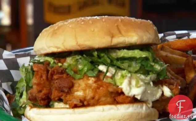 Sándwich de Ostras Fritas con Pollo