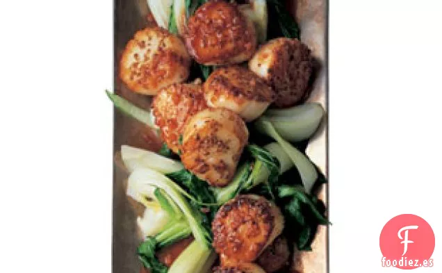 Vieiras De Cilantro Chamuscado Con Col China Y Hoisin