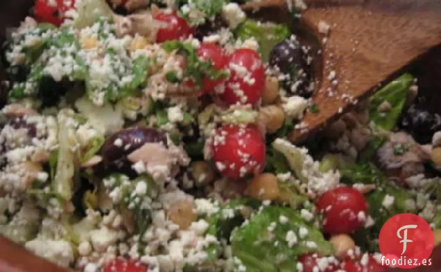 Ensalada Griega de Pollo con Aderezo de Hierbas y Limón