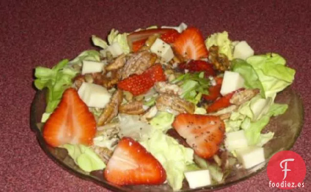 Ensalada De Fresas Con Monterey Jack