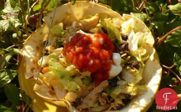 Ensalada de Frijoles y Tacos de Pollo