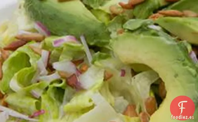 Ensalada de Lechuga, Aguacate y Semillas de Girasol