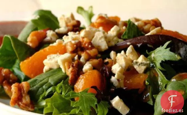 Ensalada de Nueces Tostadas Con Mandarinas y Queso Gorgonzola
