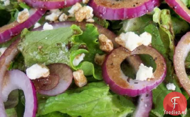 Verduras con Queso Feta y Cebolla Roja