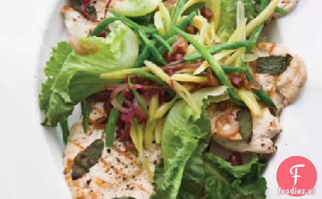 Paillards de Pollo con Verduras Frescas y Frijoles