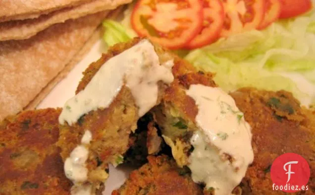 Falafel Con Salsas de Tahini y Cilantro