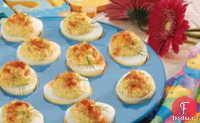 Huevos Rellenos de Rábano Picante