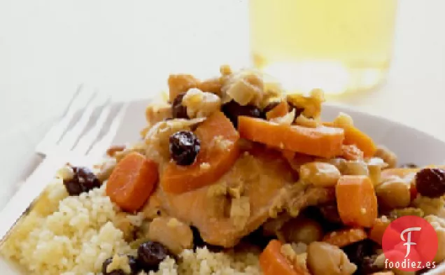 Estofado de Pollo con Zanahorias, Garbanzos y Pasas