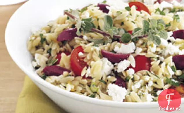 Ensalada de Orzo, Queso Feta y Tomate con Vinagreta de Mejorana