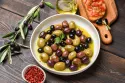 Aceitunas: la diminuta fruta salada como ingrediente estrella