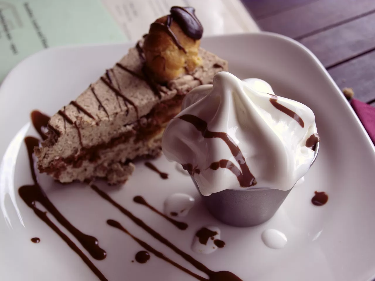 Hojaldres de Crema de Chocolate y Queso