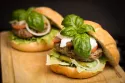 ¡5 recetas de hamburguesas deliciosamente únicas para probar hoy!