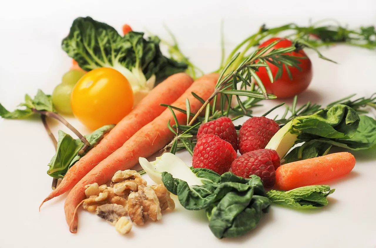 Alimentos arcoíris por colores para una dieta vibrante y rica en nutrientes